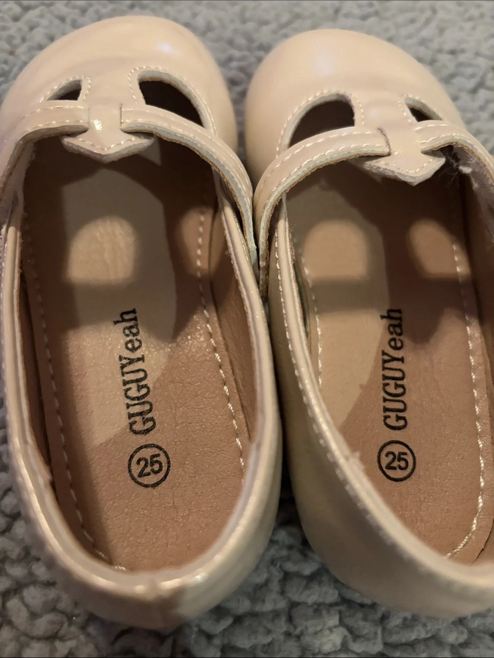 NWOT GUGUYeah Toddler Cream Patent Mary Jane Dress Shoes